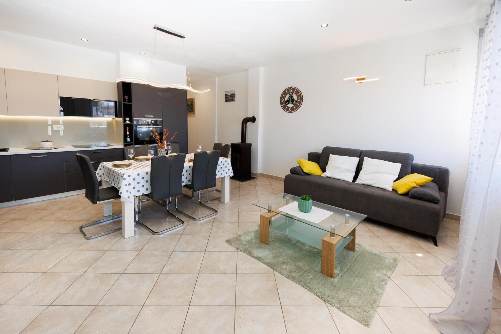 Apartment Nikoleto ザダル 部屋 写真